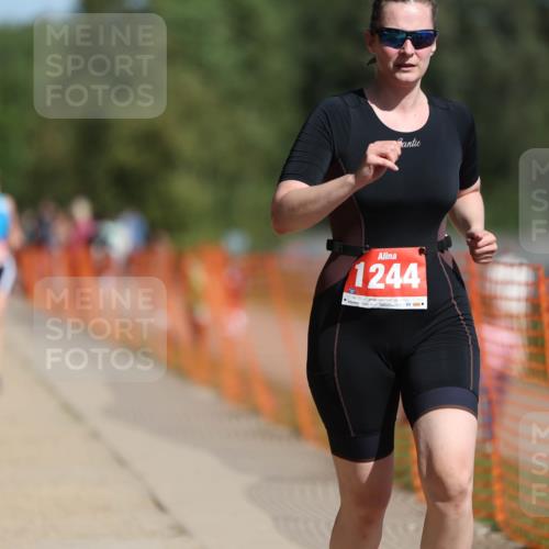 07.09.2025 - 19. Norderstedt Triathlon Michael Strokosch http://msf.ph/oto/8806107 07.09.2025 12:08:57 Laufen 185, 793, 806, 1244 meine-sportfotos.de
