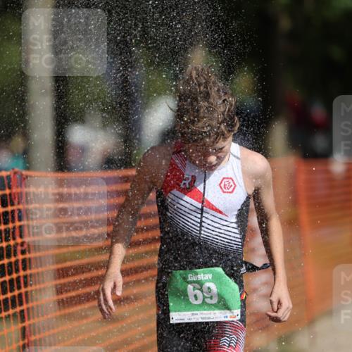 07.09.2025 - 19. Norderstedt Triathlon Michael Strokosch http://msf.ph/oto/8806159 07.09.2025 11:14:11 Laufen 69 meine-sportfotos.de
