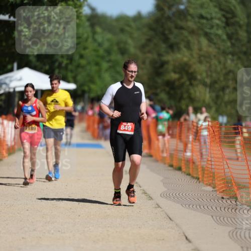 07.09.2025 - 19. Norderstedt Triathlon Michael Strokosch http://msf.ph/oto/8806180 07.09.2025 12:09:12 Laufen 228, 849, 1189 meine-sportfotos.de