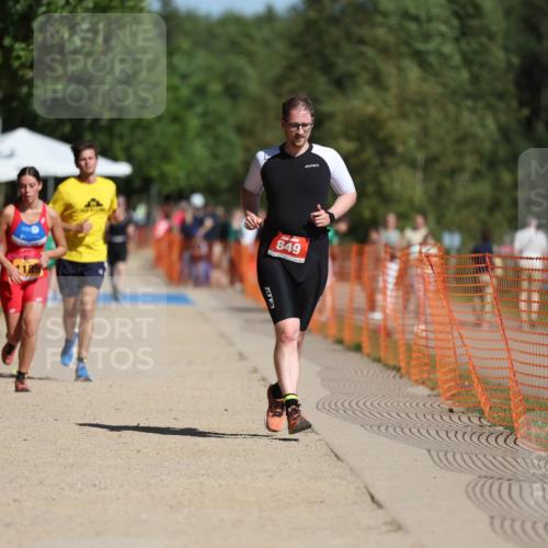 07.09.2025 - 19. Norderstedt Triathlon Michael Strokosch http://msf.ph/oto/8806187 07.09.2025 12:09:12 Laufen 228, 849, 1189 meine-sportfotos.de