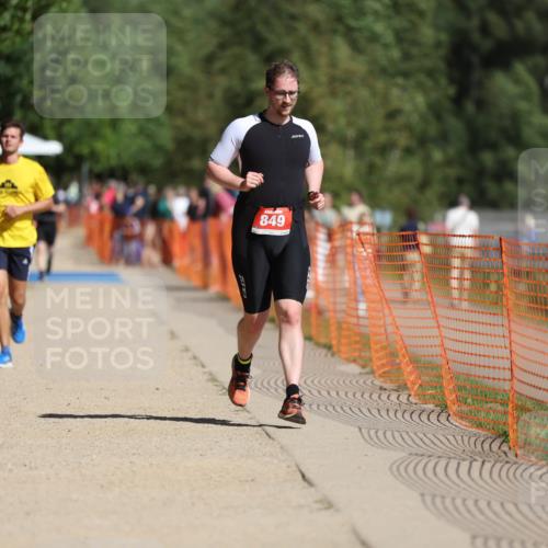 07.09.2025 - 19. Norderstedt Triathlon Michael Strokosch http://msf.ph/oto/8806193 07.09.2025 12:09:13 Laufen 228, 849, 1189 meine-sportfotos.de