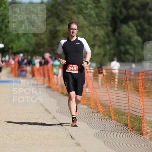 07.09.2025 - 19. Norderstedt Triathlon Michael Strokosch http://msf.ph/oto/8806201 07.09.2025 12:09:13 Laufen 228, 849, 1189 meine-sportfotos.de