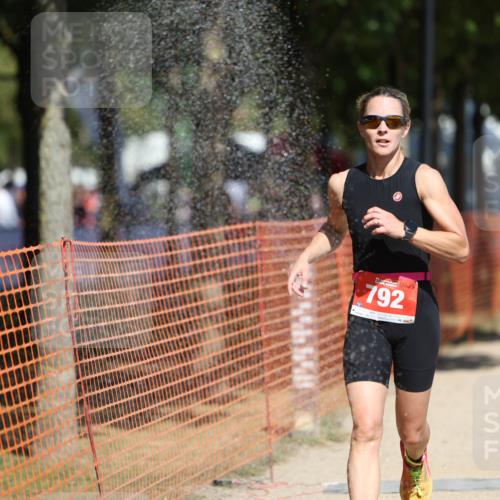 07.09.2025 - 19. Norderstedt Triathlon Michael Strokosch http://msf.ph/oto/8806250 07.09.2025 12:39:02 Laufen 165, 273, 724, 792 meine-sportfotos.de