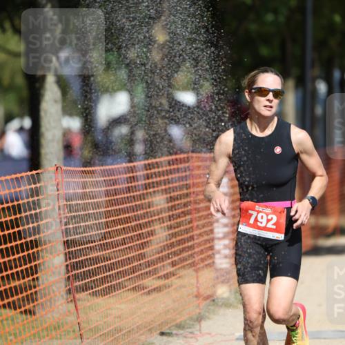 07.09.2025 - 19. Norderstedt Triathlon Michael Strokosch http://msf.ph/oto/8806258 07.09.2025 12:39:02 Laufen 165, 273, 724, 792 meine-sportfotos.de