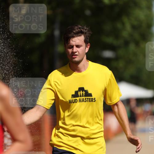 07.09.2025 - 19. Norderstedt Triathlon Michael Strokosch http://msf.ph/oto/8806275 07.09.2025 12:09:21 Laufen 228, 849, 1189 meine-sportfotos.de
