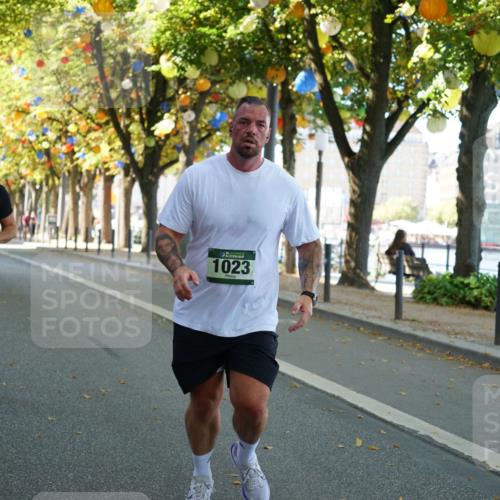 07.09.2025 - BARMER Alsterlauf Yannick Fuchs http://msf.ph/oto/8806288 07.09.2025 11:55:00 Laufen 8382, 1023 meine-sportfotos.de