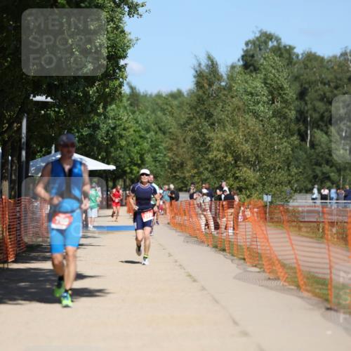 07.09.2025 - 19. Norderstedt Triathlon Michael Strokosch http://msf.ph/oto/8806302 07.09.2025 13:17:34 Laufen 323, 750 meine-sportfotos.de