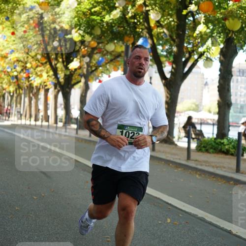 07.09.2025 - BARMER Alsterlauf Yannick Fuchs http://msf.ph/oto/8806303 07.09.2025 11:55:01 Laufen 8382, 1022 meine-sportfotos.de