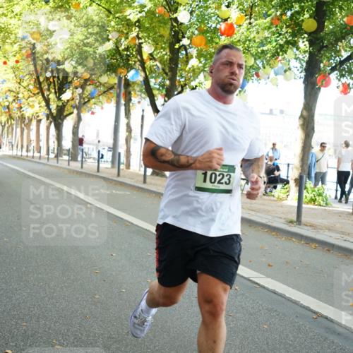 07.09.2025 - BARMER Alsterlauf Yannick Fuchs http://msf.ph/oto/8806323 07.09.2025 11:55:01 Laufen 8382, 1023 meine-sportfotos.de