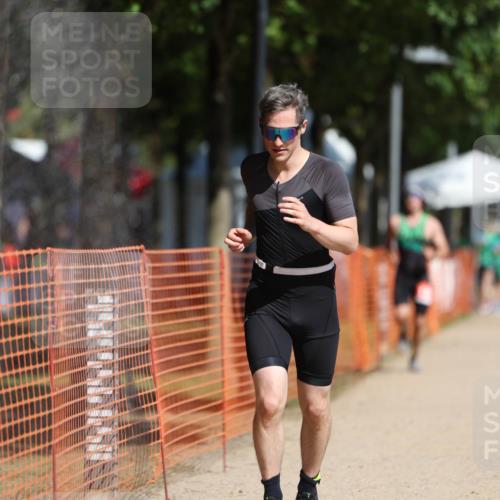07.09.2025 - 19. Norderstedt Triathlon Michael Strokosch http://msf.ph/oto/8806334 07.09.2025 12:09:33 Laufen 859, 1383 meine-sportfotos.de
