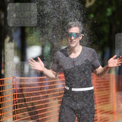 07.09.2025 - 19. Norderstedt Triathlon Michael Strokosch http://msf.ph/oto/8806359 07.09.2025 12:09:35 Laufen 859, 1383 meine-sportfotos.de