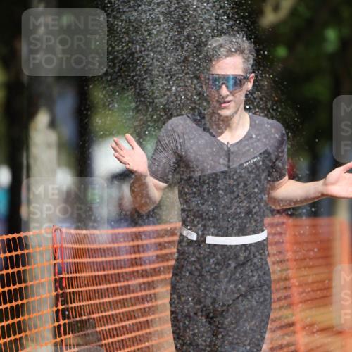 07.09.2025 - 19. Norderstedt Triathlon Michael Strokosch http://msf.ph/oto/8806363 07.09.2025 12:09:35 Laufen 859, 1383 meine-sportfotos.de