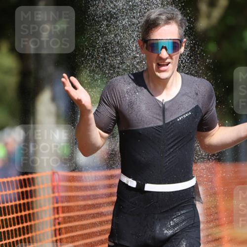 07.09.2025 - 19. Norderstedt Triathlon Michael Strokosch http://msf.ph/oto/8806369 07.09.2025 12:09:35 Laufen 859, 1383 meine-sportfotos.de