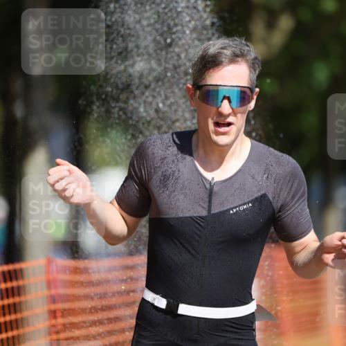 07.09.2025 - 19. Norderstedt Triathlon Michael Strokosch http://msf.ph/oto/8806372 07.09.2025 12:09:36 Laufen 859, 1383 meine-sportfotos.de
