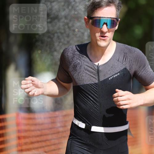 07.09.2025 - 19. Norderstedt Triathlon Michael Strokosch http://msf.ph/oto/8806376 07.09.2025 12:09:36 Laufen 859, 1383 meine-sportfotos.de