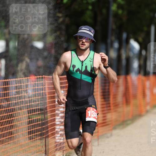 07.09.2025 - 19. Norderstedt Triathlon Michael Strokosch http://msf.ph/oto/8806385 07.09.2025 12:09:39 Laufen 1195, 1383 meine-sportfotos.de