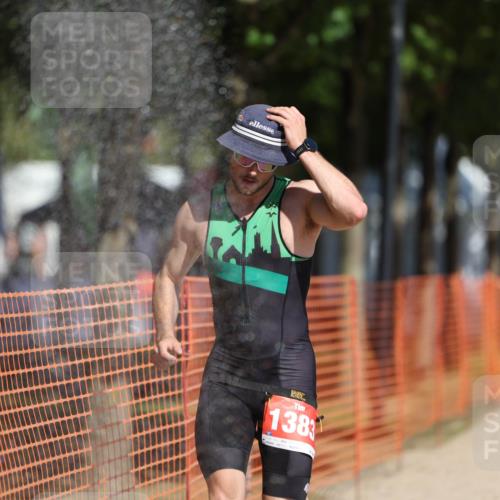 07.09.2025 - 19. Norderstedt Triathlon Michael Strokosch http://msf.ph/oto/8806389 07.09.2025 12:09:39 Laufen 1195, 1383 meine-sportfotos.de