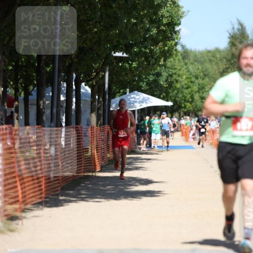 07.09.2025 - 19. Norderstedt Triathlon Michael Strokosch http://msf.ph/oto/8806430 07.09.2025 13:17:52 Laufen 157, 239, 1216 meine-sportfotos.de