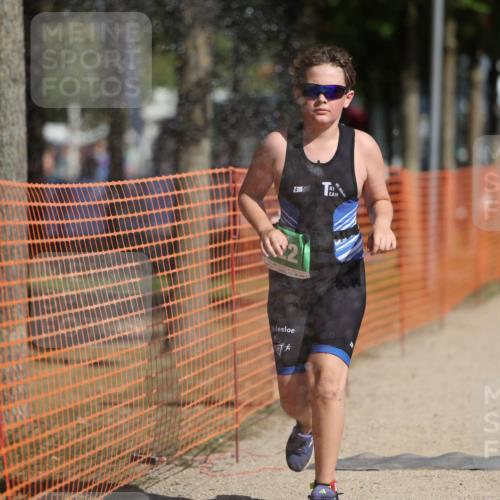 07.09.2025 - 19. Norderstedt Triathlon Michael Strokosch http://msf.ph/oto/8806438 07.09.2025 11:15:34 Laufen 122 meine-sportfotos.de