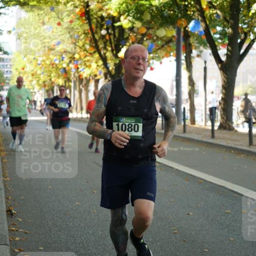 07.09.2025 - BARMER Alsterlauf Yannick Fuchs http://msf.ph/oto/8806660 07.09.2025 11:55:19 Laufen 1080 meine-sportfotos.de