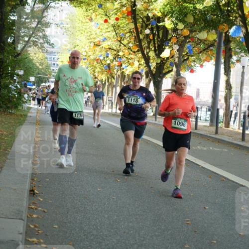 07.09.2025 - BARMER Alsterlauf Yannick Fuchs http://msf.ph/oto/8806688 07.09.2025 11:55:22 Laufen 2025, 1119, 1118, 1096 meine-sportfotos.de