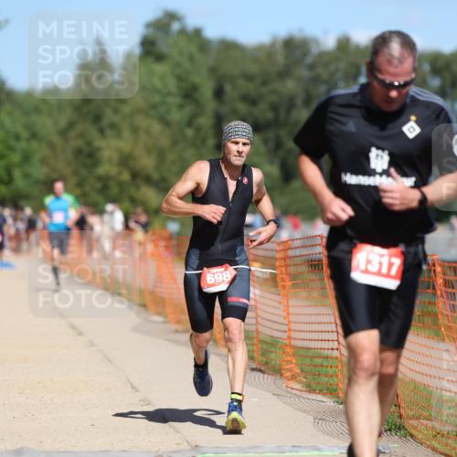07.09.2025 - 19. Norderstedt Triathlon Michael Strokosch http://msf.ph/oto/8806701 07.09.2025 13:18:18 Laufen 698, 1317 meine-sportfotos.de