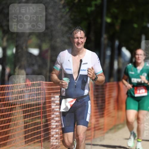 07.09.2025 - 19. Norderstedt Triathlon Michael Strokosch http://msf.ph/oto/8806753 07.09.2025 12:10:29 Laufen 720, 763, 782, 1363 meine-sportfotos.de