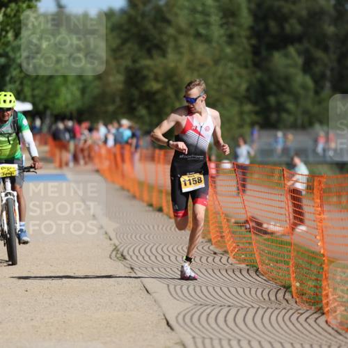 07.09.2025 - 19. Norderstedt Triathlon Michael Strokosch http://msf.ph/oto/8806761 07.09.2025 11:28:12 Laufen 1158 meine-sportfotos.de
