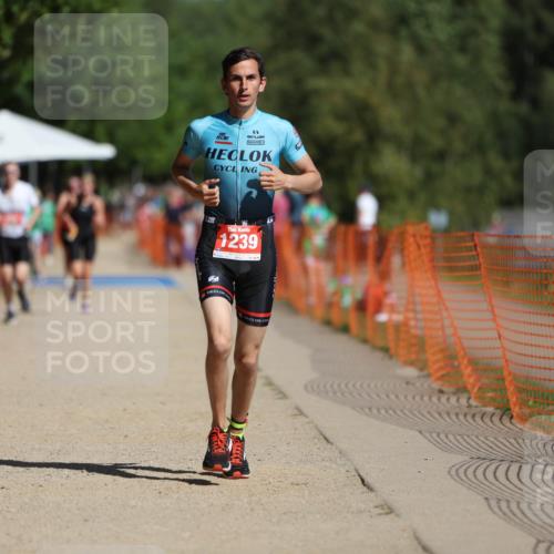 07.09.2025 - 19. Norderstedt Triathlon Michael Strokosch http://msf.ph/oto/8806793 07.09.2025 12:10:38 Laufen 1239 meine-sportfotos.de