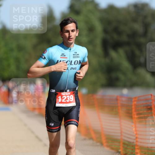 07.09.2025 - 19. Norderstedt Triathlon Michael Strokosch http://msf.ph/oto/8806815 07.09.2025 12:10:39 Laufen 1239 meine-sportfotos.de