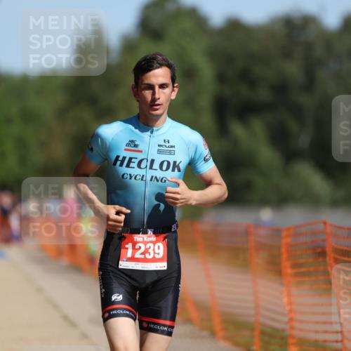 07.09.2025 - 19. Norderstedt Triathlon Michael Strokosch http://msf.ph/oto/8806817 07.09.2025 12:10:40 Laufen 1239 meine-sportfotos.de