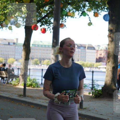 07.09.2025 - BARMER Alsterlauf Yannick Fuchs http://msf.ph/oto/8806838 07.09.2025 11:55:35 Laufen 36, 250, 791 meine-sportfotos.de