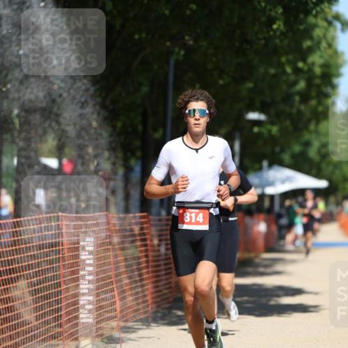 07.09.2025 - 19. Norderstedt Triathlon Michael Strokosch http://msf.ph/oto/8806861 07.09.2025 13:18:32 Laufen 313, 814, 1344, 1354 meine-sportfotos.de
