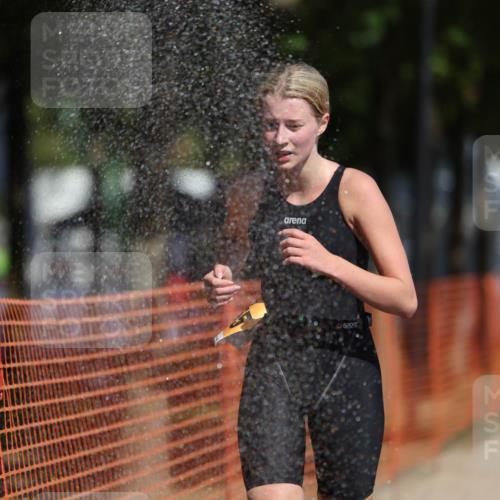07.09.2025 - 19. Norderstedt Triathlon Michael Strokosch http://msf.ph/oto/8806899 07.09.2025 12:10:52 Laufen 300, 1155 meine-sportfotos.de