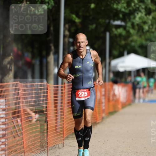 07.09.2025 - 19. Norderstedt Triathlon Michael Strokosch http://msf.ph/oto/8806900 07.09.2025 11:28:35 Laufen 225 meine-sportfotos.de