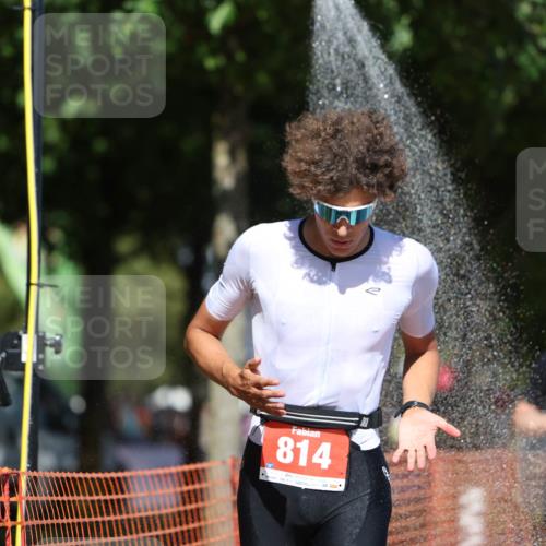 07.09.2025 - 19. Norderstedt Triathlon Michael Strokosch http://msf.ph/oto/8806903 07.09.2025 13:18:33 Laufen 814, 1344, 1354 meine-sportfotos.de