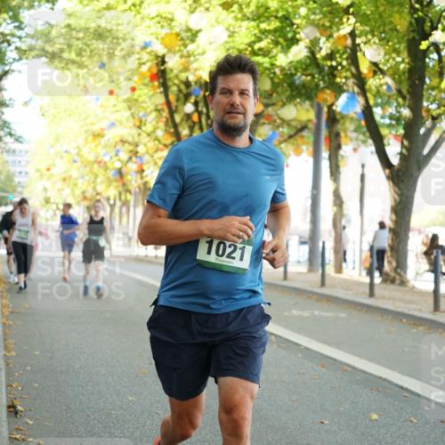 07.09.2025 - BARMER Alsterlauf Yannick Fuchs http://msf.ph/oto/8806947 07.09.2025 11:55:44 Laufen 1021 meine-sportfotos.de