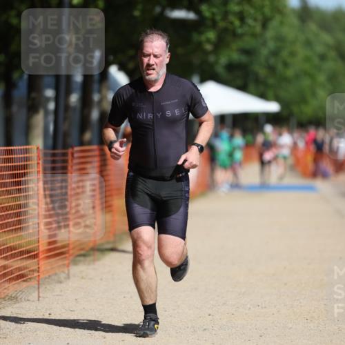 07.09.2025 - 19. Norderstedt Triathlon Michael Strokosch http://msf.ph/oto/8806996 07.09.2025 12:11:16 Laufen 729, 787 meine-sportfotos.de