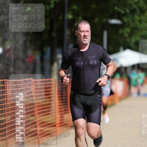 07.09.2025 - 19. Norderstedt Triathlon Michael Strokosch http://msf.ph/oto/8807003 07.09.2025 12:11:16 Laufen 729, 787 meine-sportfotos.de