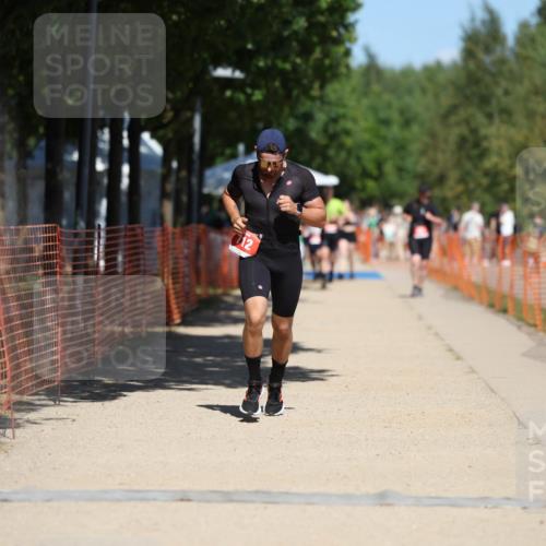 07.09.2025 - 19. Norderstedt Triathlon Michael Strokosch http://msf.ph/oto/8807012 07.09.2025 13:18:41 Laufen 712 meine-sportfotos.de