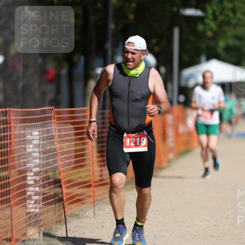 07.09.2025 - 19. Norderstedt Triathlon Michael Strokosch http://msf.ph/oto/8807095 07.09.2025 12:11:34 Laufen 719, 1219 meine-sportfotos.de