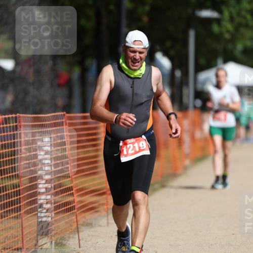 07.09.2025 - 19. Norderstedt Triathlon Michael Strokosch http://msf.ph/oto/8807098 07.09.2025 12:11:35 Laufen 719, 1219 meine-sportfotos.de