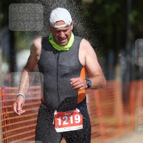 07.09.2025 - 19. Norderstedt Triathlon Michael Strokosch http://msf.ph/oto/8807119 07.09.2025 12:11:36 Laufen 719, 1219 meine-sportfotos.de