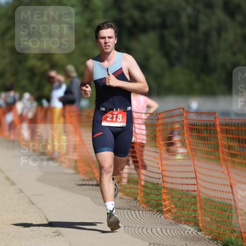 07.09.2025 - 19. Norderstedt Triathlon Michael Strokosch http://msf.ph/oto/8807121 07.09.2025 12:40:48 Laufen 218, 233, 1387, 1392 meine-sportfotos.de