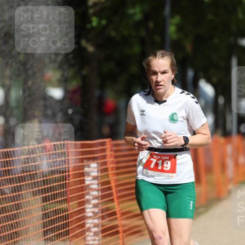 07.09.2025 - 19. Norderstedt Triathlon Michael Strokosch http://msf.ph/oto/8807139 07.09.2025 12:11:40 Laufen 281, 719, 1219 meine-sportfotos.de