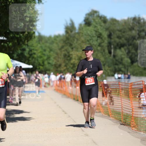 07.09.2025 - 19. Norderstedt Triathlon Michael Strokosch http://msf.ph/oto/8807153 07.09.2025 13:18:53 Laufen 757, 1384 meine-sportfotos.de