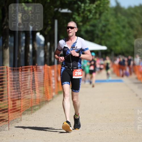 07.09.2025 - 19. Norderstedt Triathlon Michael Strokosch http://msf.ph/oto/8807176 07.09.2025 12:12:07 Laufen 296 meine-sportfotos.de