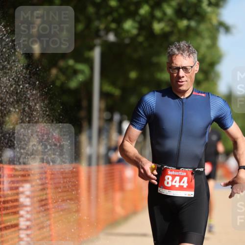 07.09.2025 - 19. Norderstedt Triathlon Michael Strokosch http://msf.ph/oto/8807289 07.09.2025 11:30:10 Laufen 844, 1323 meine-sportfotos.de