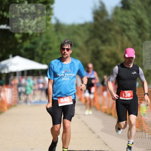 07.09.2025 - 19. Norderstedt Triathlon Michael Strokosch http://msf.ph/oto/8807367 07.09.2025 12:12:46 Laufen 136, 800, 846 meine-sportfotos.de