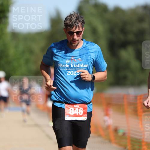 07.09.2025 - 19. Norderstedt Triathlon Michael Strokosch http://msf.ph/oto/8807386 07.09.2025 12:12:48 Laufen 136, 800, 846 meine-sportfotos.de